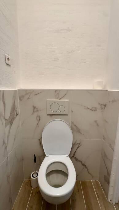 Charmant 3 Pieces Idealement Situe 芒通 外观 照片